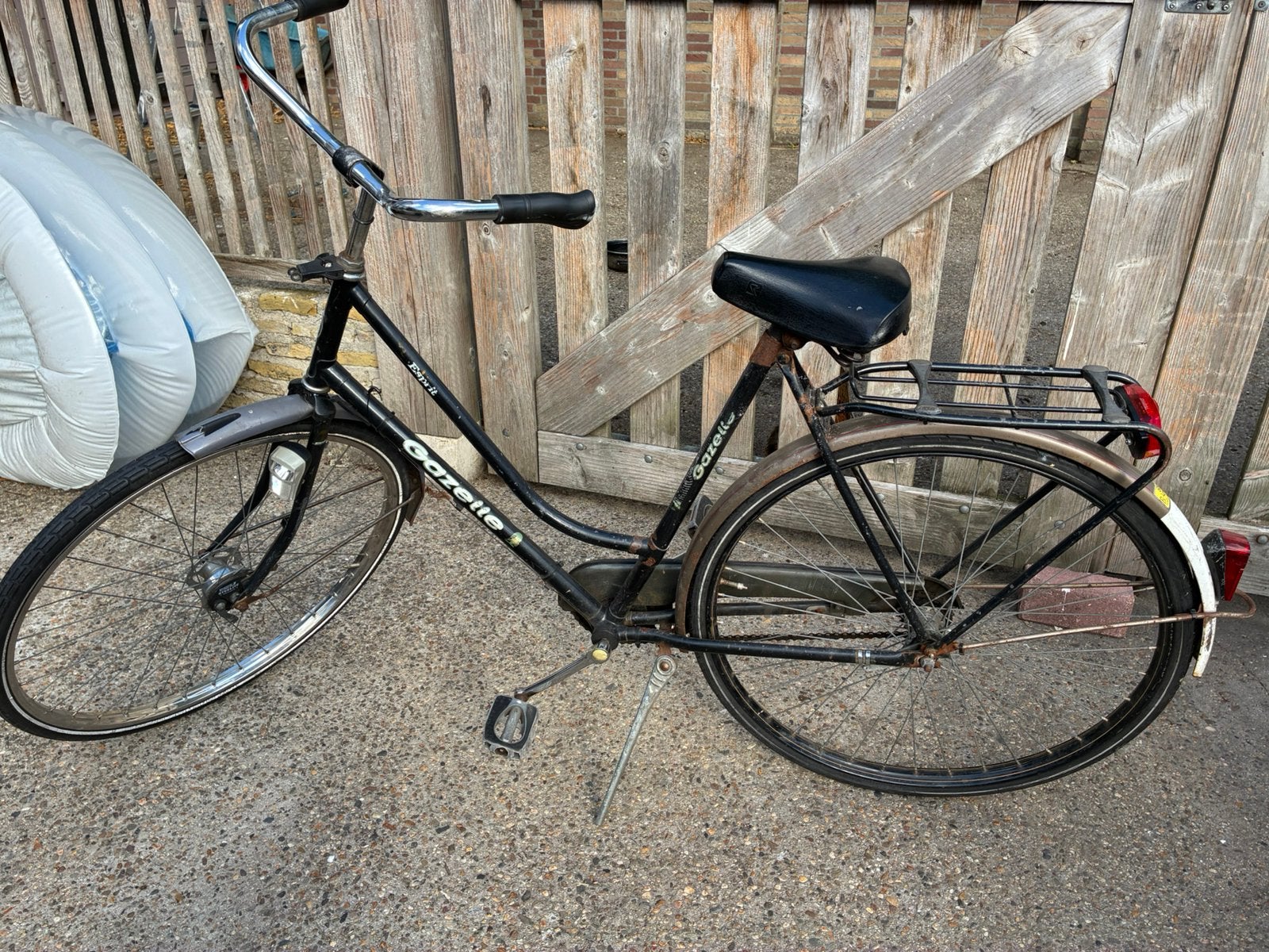 Batusvus Gazelle en een Trail damesfiets Stadfiets, Ophalen, Gebruikt, Terugtraprem, Versnellingen