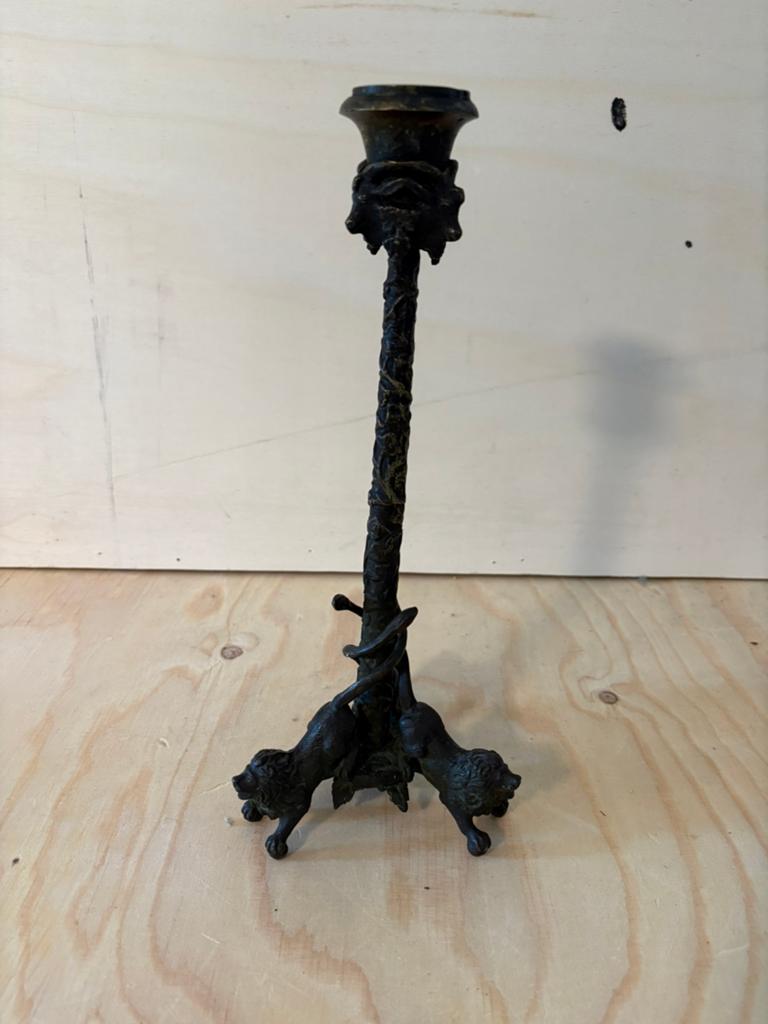 Antieke bronzen kandelaar met leeuwen, België, Antiek en Kunst, Antiek | Kandelaars, Ophalen of Verzenden, Koper of Brons