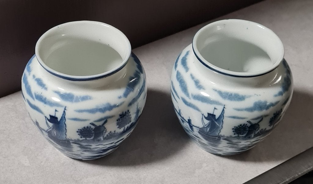 2 Oude Delfts blauwe (lepel) vaasjes, Ophalen of Verzenden