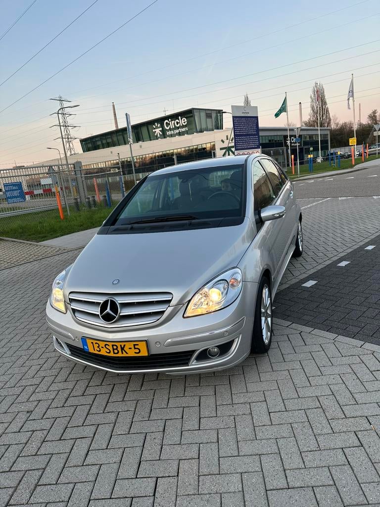 Mercedes-Benz B-Klasse automaat trekhaak airco hoge instap, Zwart, 4 cilinders, 400 kg, Leder en Stof