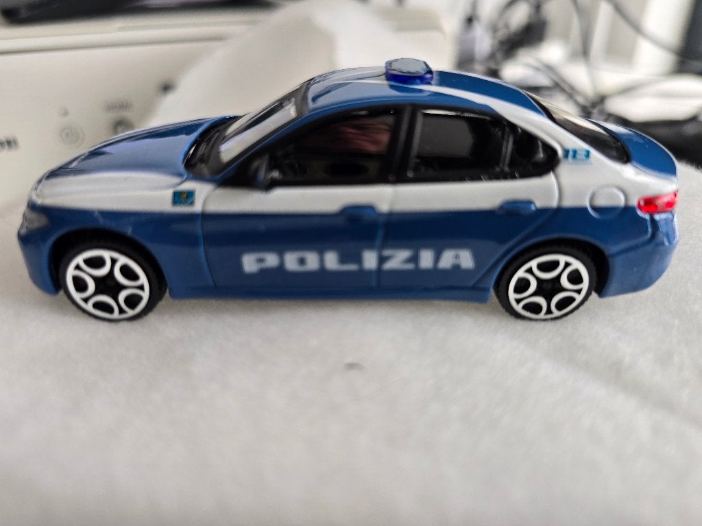 Alfa romeo Giulia Polizia 1/43, Ophalen of Verzenden, Gebruikt, Auto, Overige merken