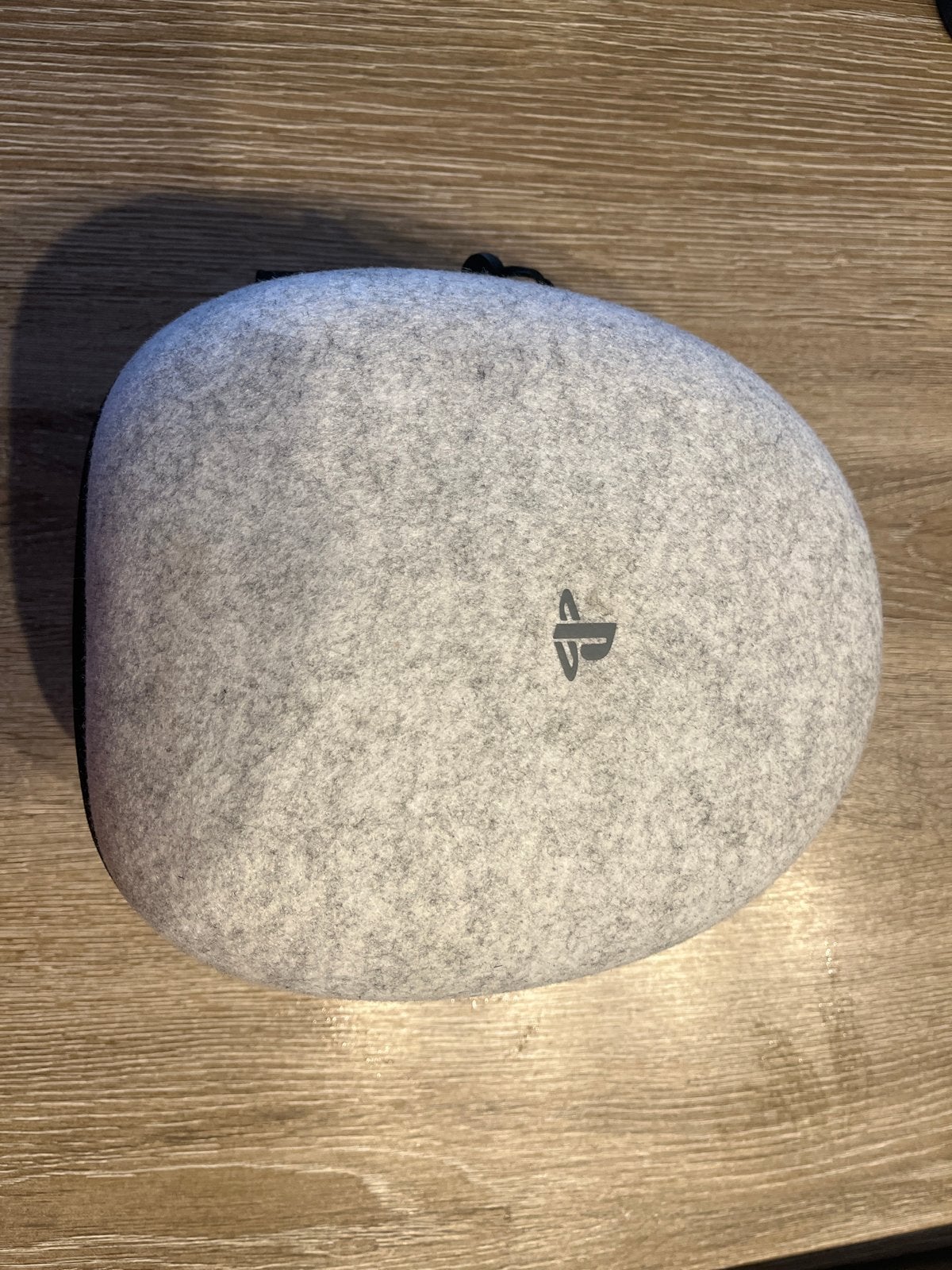 Playstation PULSE Elite Headset Case + Oplader, Ophalen of Verzenden, Zo goed als nieuw, Overige typen, PlayStation 4