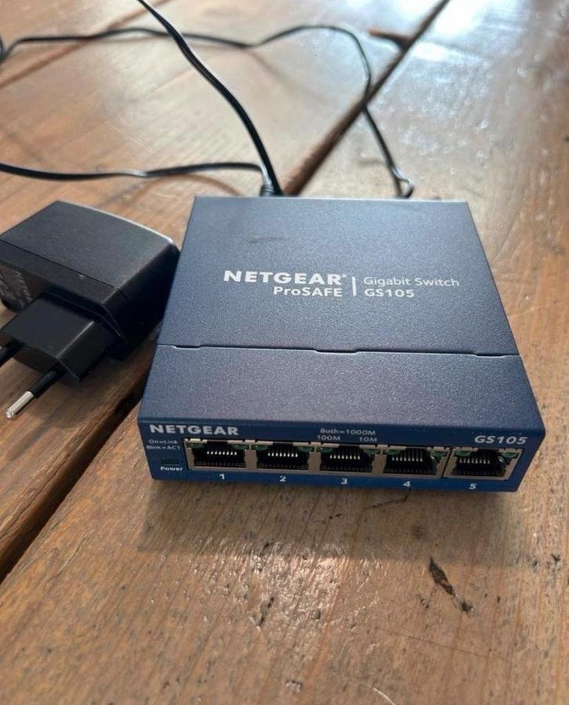 Netgear ProSafe GS105 Gigabit Switch - 5 poorten, Computers en Software, Ophalen of Verzenden, Zo goed als nieuw