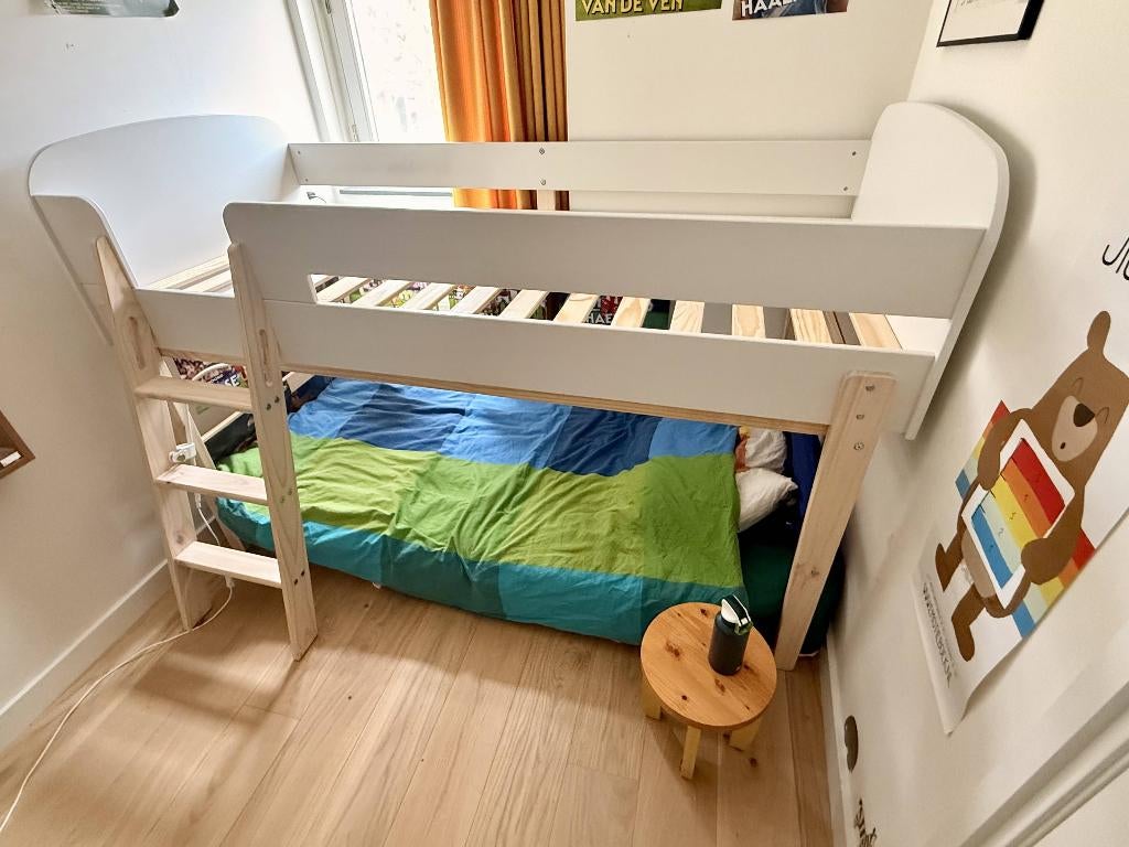 Leuk eenpersoons kinderbed: Vipack halfhoogslaper Kiddy, Ophalen, 85 tot 100 cm, Gebruikt, Lattenbodem
