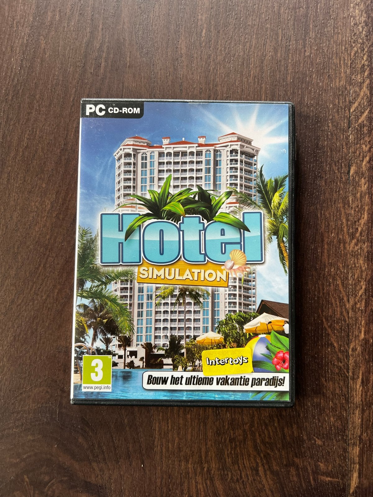 Hotel Simulation PC CD-ROM - Bouw je eigen vakantieparadijs!, Gebruikt, 1 speler, Ophalen of Verzenden, Vanaf 3 jaar