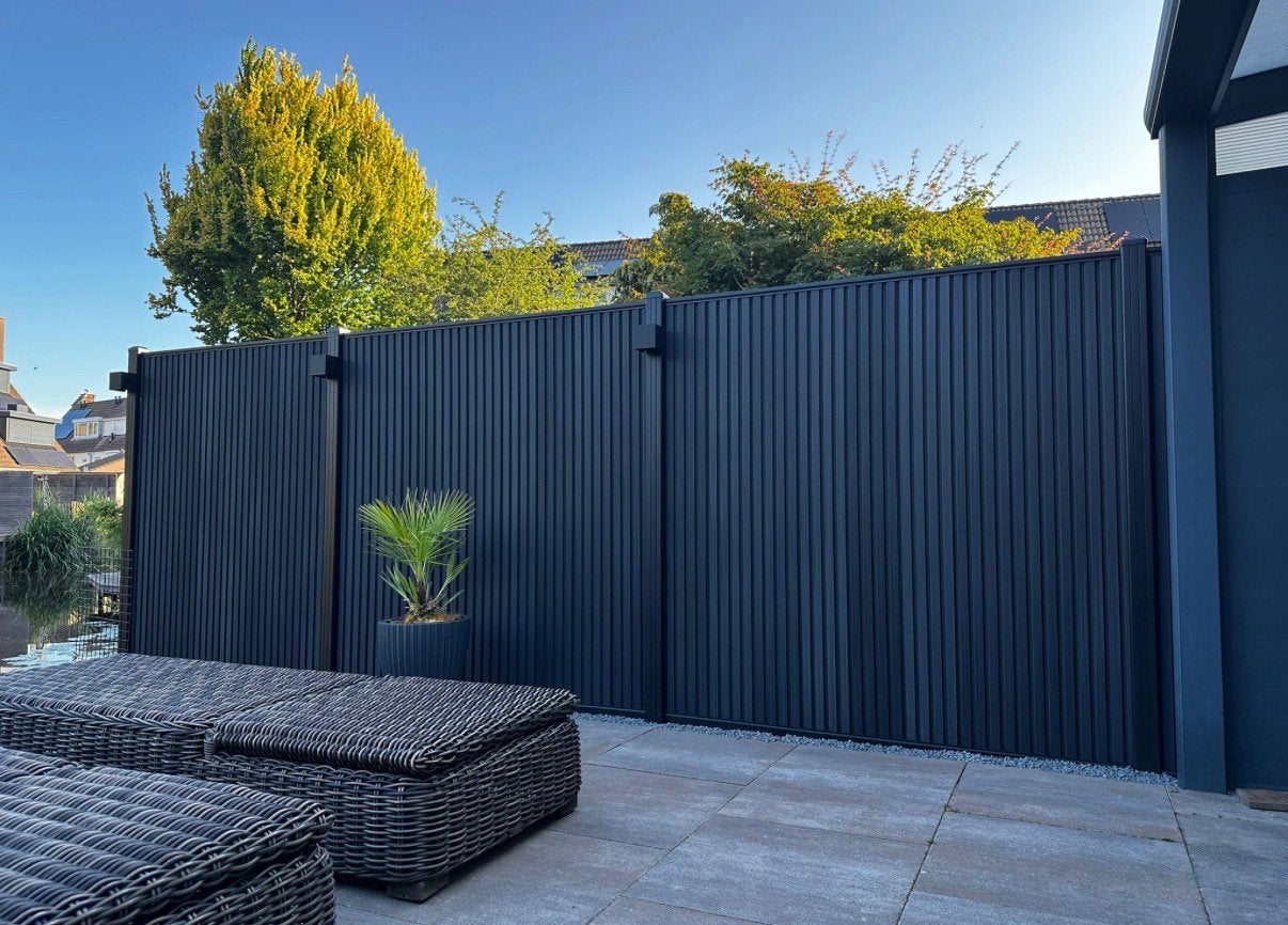 Luxe schutting | Composiet | Levering & montage, Kunststof, 1 tot 2 meter, Minder dan 3 meter, Ophalen of Verzenden