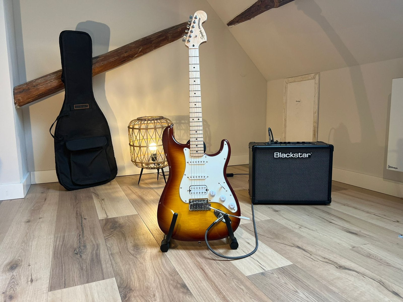 Elektrische Stratocaster by fender gitaar met volledige set, Ophalen, Nieuw, Gitaar