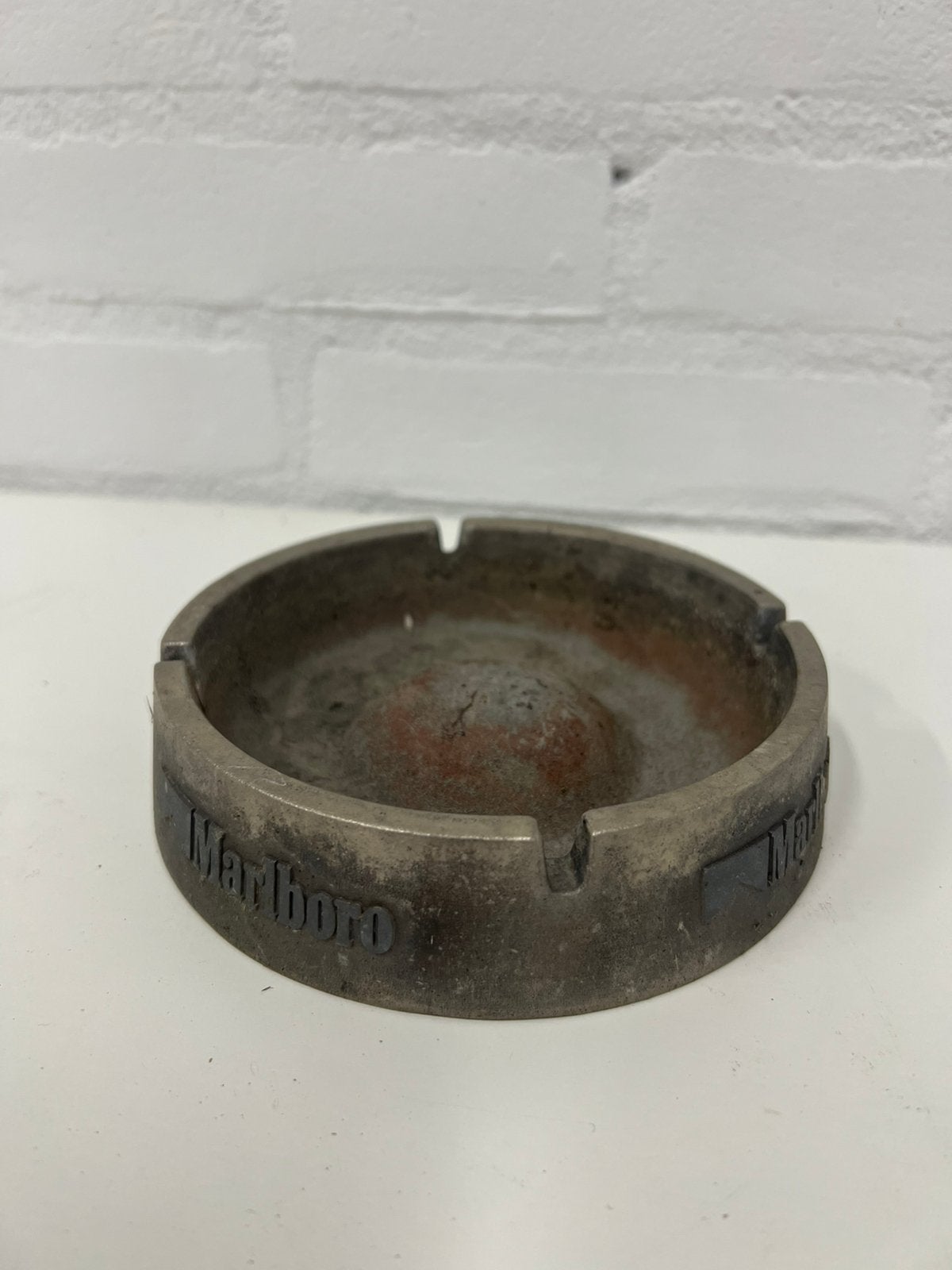 Te Koop : Vintage Aluminum Asbak Marlboro Rookartikel, Verzamelen, Ophalen of Verzenden, Gebruikt, Asbak