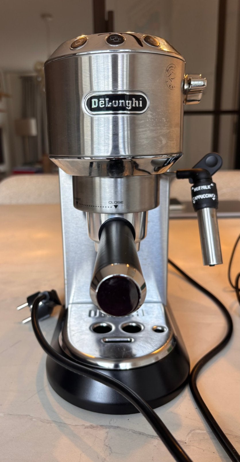 De’Longhi Dedica espressomachine RVS met melkopschuimer, Ophalen, Zo goed als nieuw, Koffiemachine, Gemalen koffie