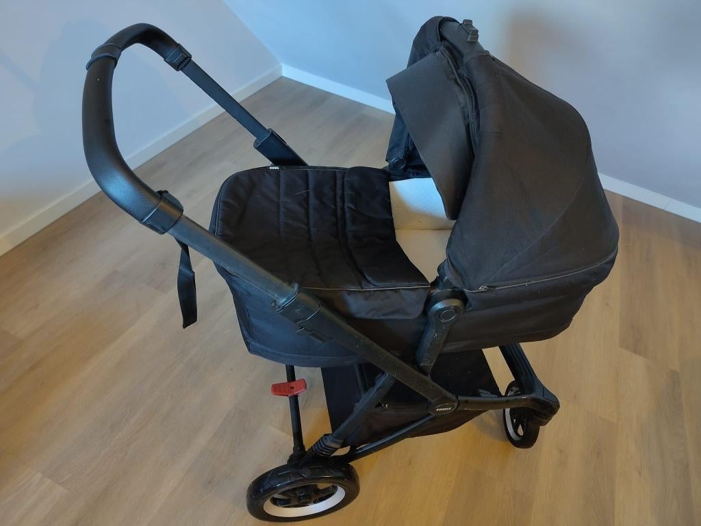 Complete Thule Sleek kinderwagen zwart set., Overige merken, Ophalen of Verzenden, Zo goed als nieuw, Combiwagen