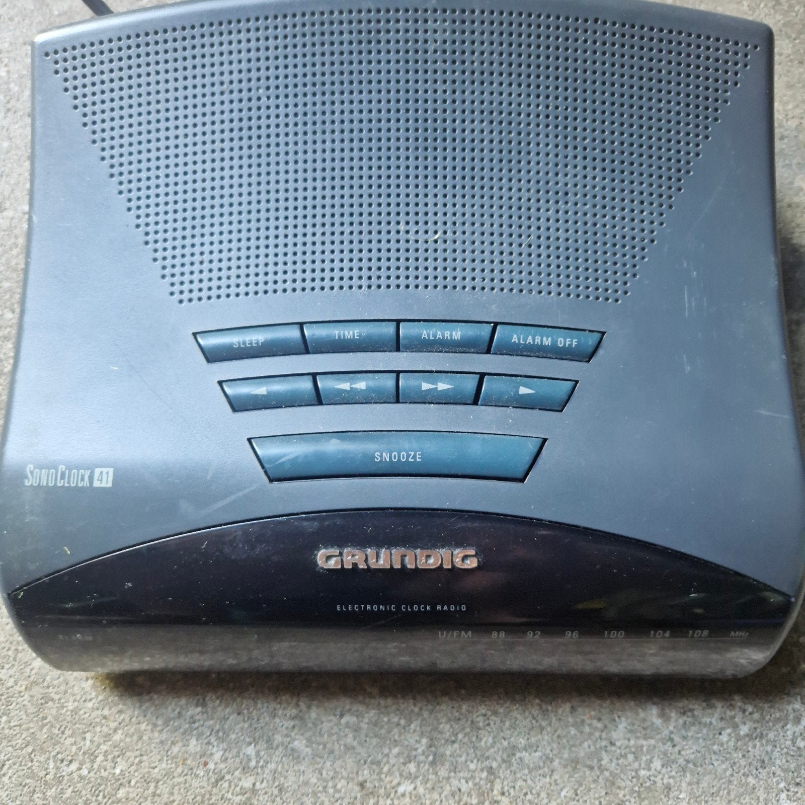 Wekker Grundig SonoClock 41 - Digitale Wekkerradio, Ophalen of Verzenden, Gebruikt, Digitaal