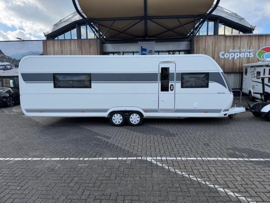 Hobby Prestige 720 WQC 2026 BLACKLINE ACTIE!!!, Standaardzit, Hobby, Schokbreker, 7 tot 8 meter