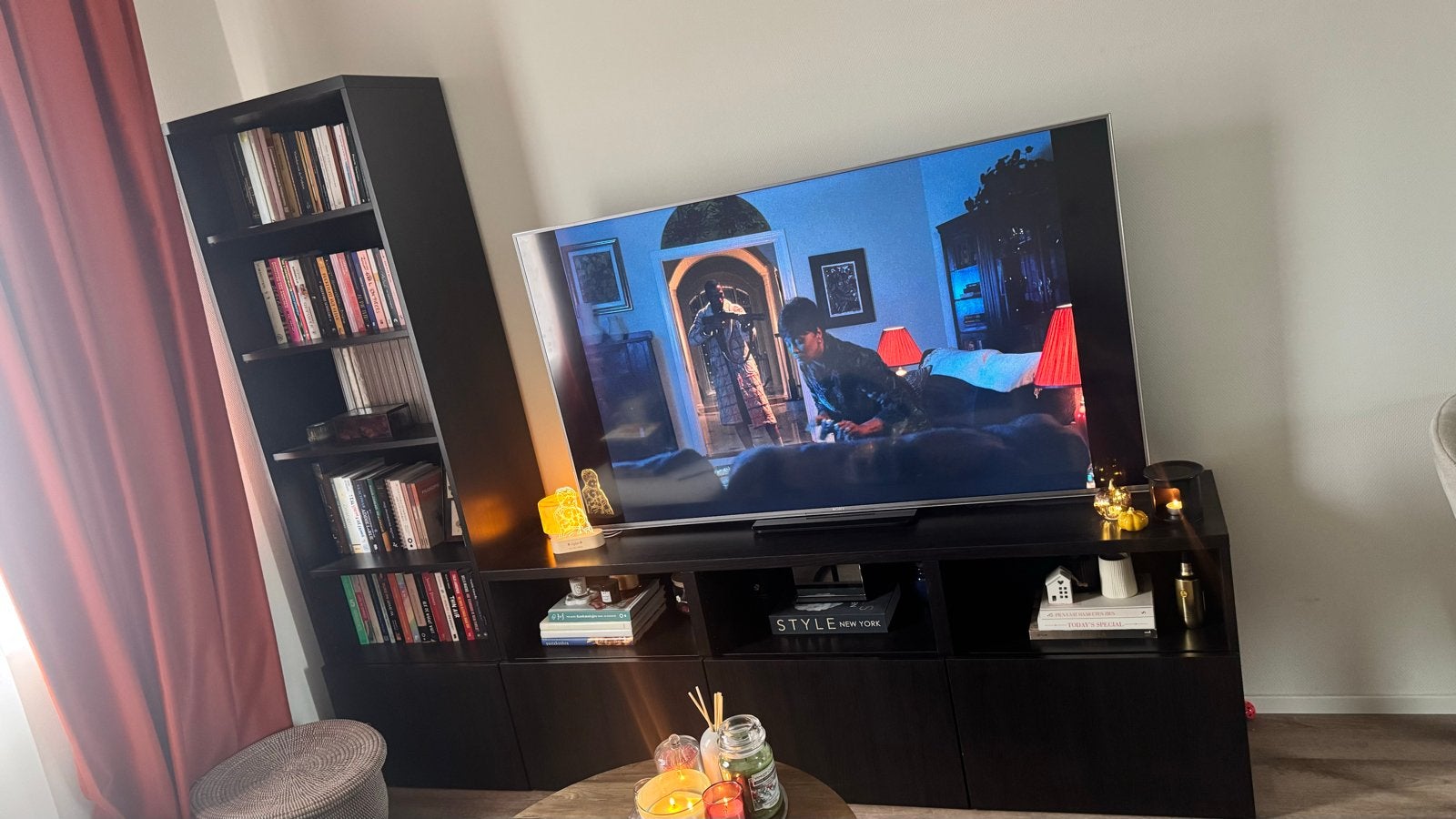IKEA BESTÅ TV-meubel en boekenkast combinatie, Ophalen, 200 cm of meer, Zo goed als nieuw, 25 tot 50 cm