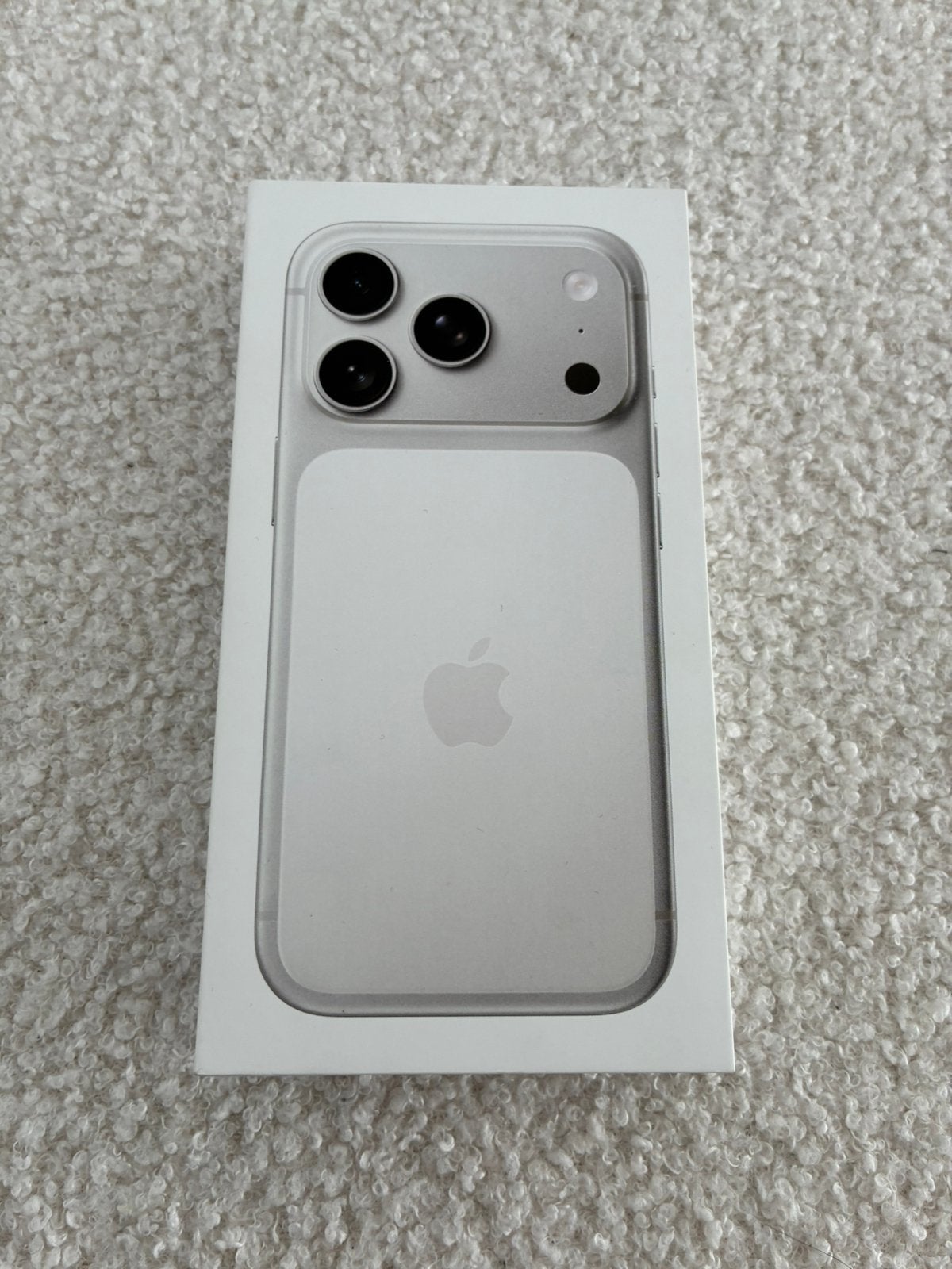 Apple iphone 17 pro Silver Nieuw Geseald met Garanti Factur, Telecommunicatie, Mobiele telefoons | Apple iPhone, Ophalen, Nieuw