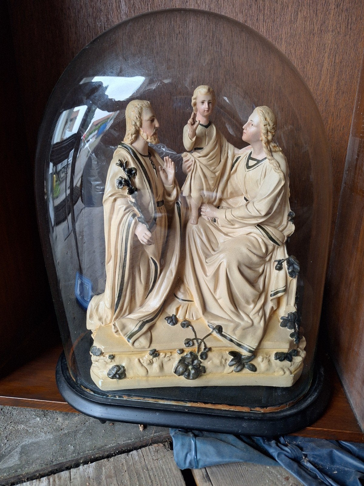 Grote stolp met mooi beeld van Jezus, Jozef en Maria, Antiek en Kunst, Antiek | Religie, Ophalen