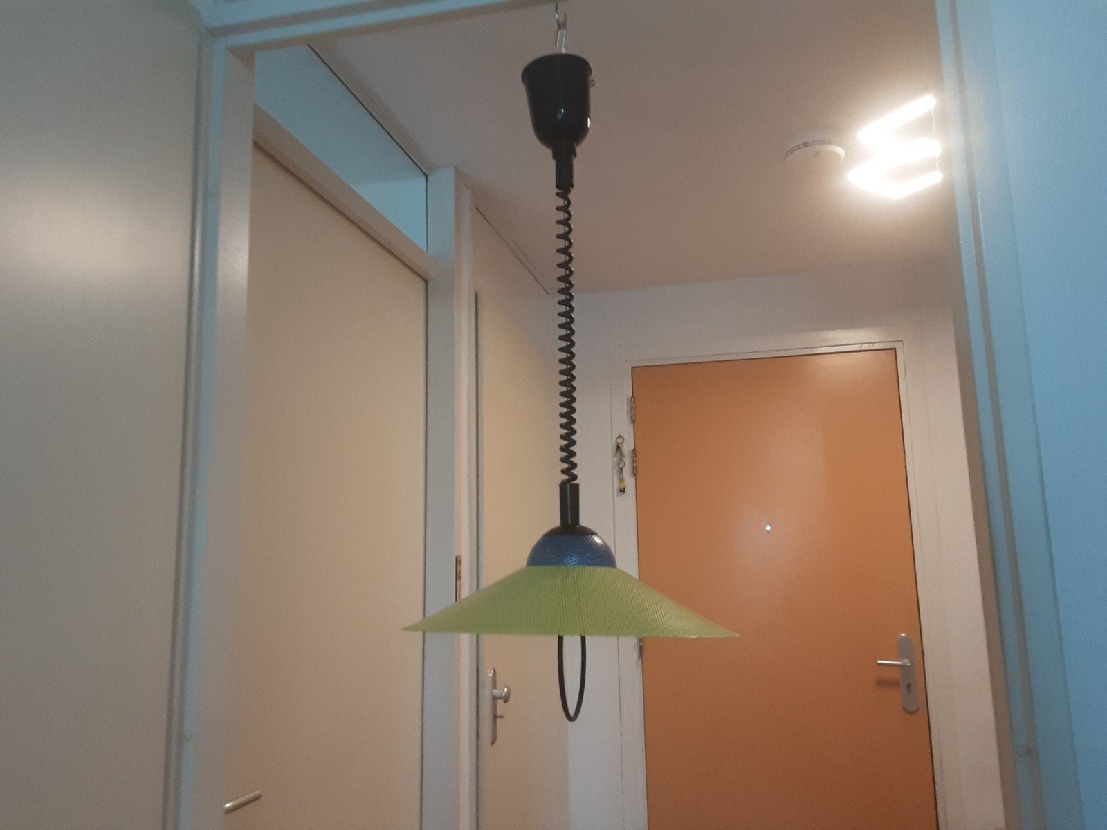 Vintage trekpendel lamp met geel/blauwe kap, Gebruikt, 75 cm of meer, Metaal, Vintage, Retro