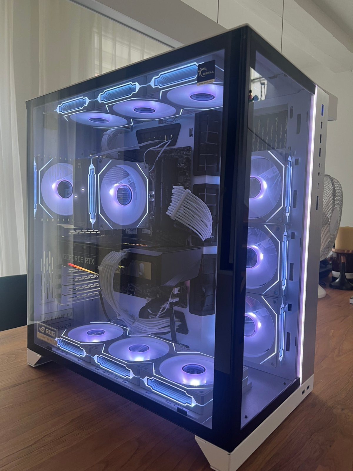 RTX 3070 Aorus LCD + Ryzen 7 5800X Witte Lian Li Gaming PC, Ophalen
