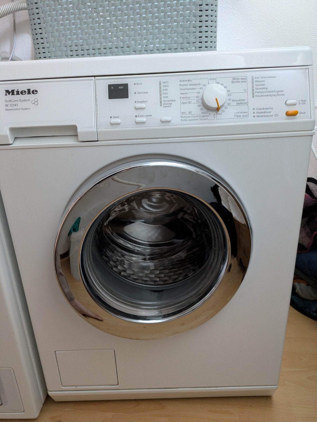 Miele W3241 SoftCare System Wasmachine - Zo goed als nieuw, Ophalen, Wolwasprogramma, Zo goed als nieuw, Voorlader