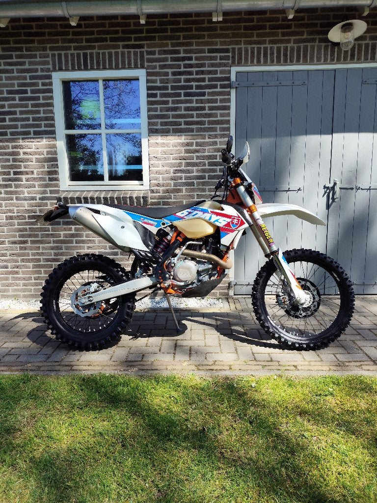 KTM 450 EXC SIX DAYS (BJ: 2016) LAGE UREN/REIGER SUSPENSION, Motoren, 450 cc, Particulier, Enduro, 11 kW of minder