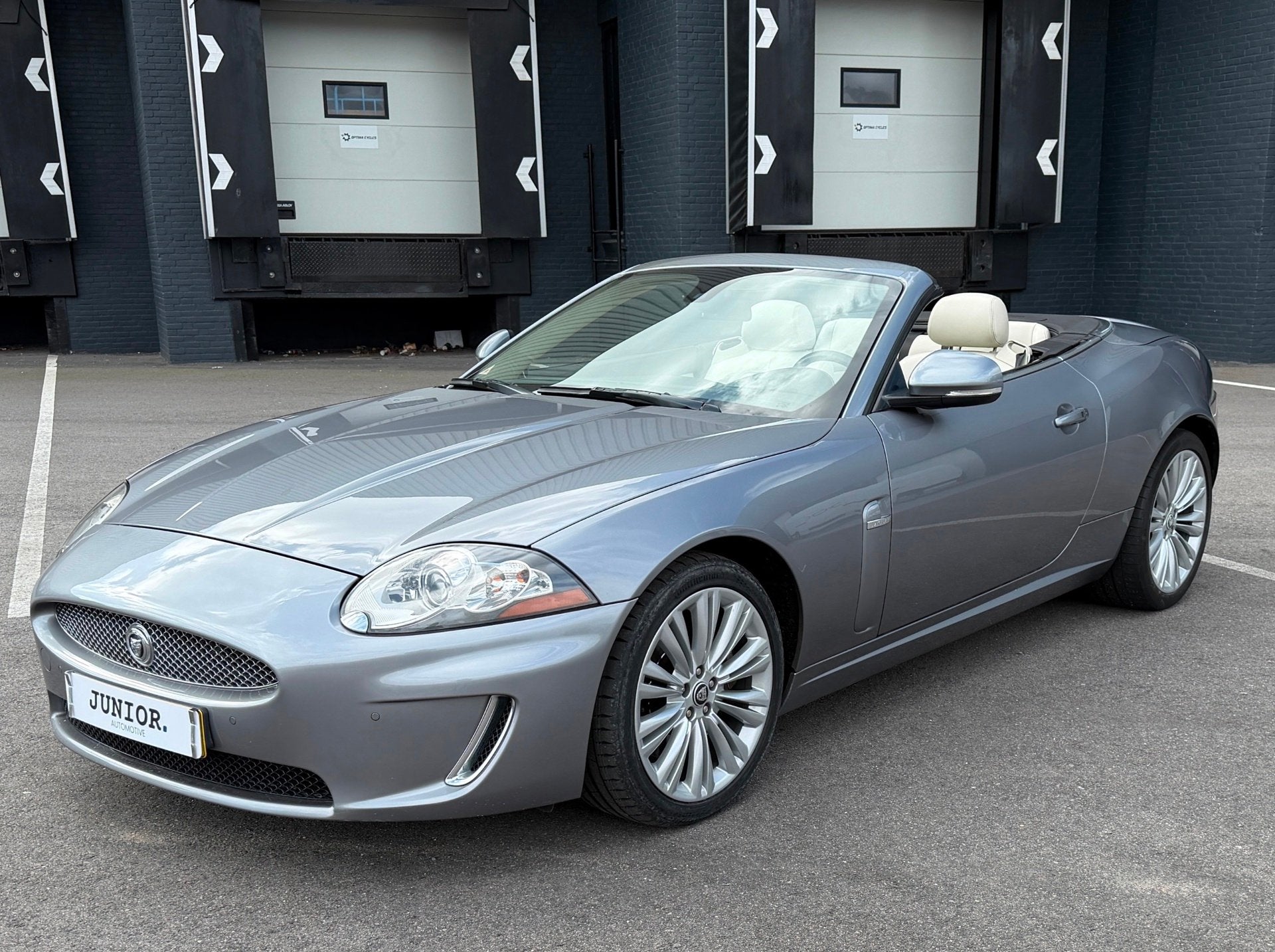 Jaguar XK 5.0 V8 Convertible Portfolio VOLLEDIGONDERHOUD/B&W, Auto's, Euro 5, Achterwielaandrijving, Cabriolet, Leder