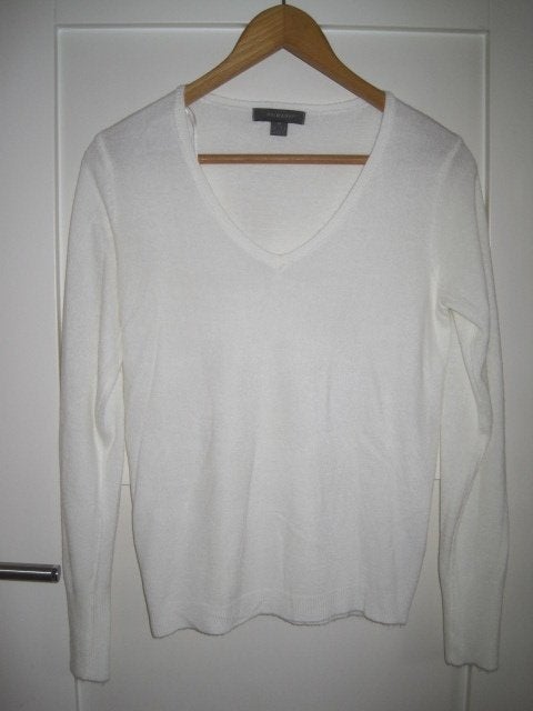 Witte trui. Lange mouw. V Hals.Mt Valt als M. Dunne stof., Maat 38/40 (M), Primark, Wit, Ophalen of Verzenden