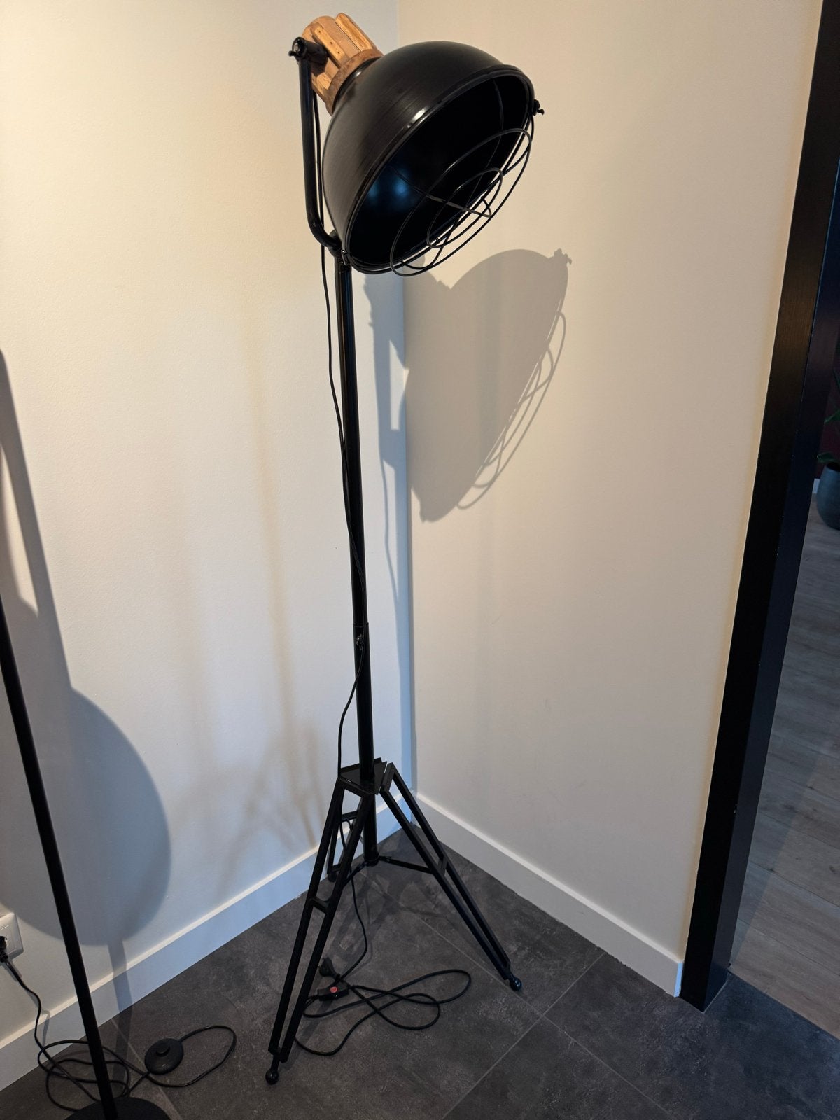 Industriële Vloerlamp Zwart - 168cm Hoog, Huis en Inrichting, Ophalen, Zo goed als nieuw, Metaal, 150 tot 200 cm