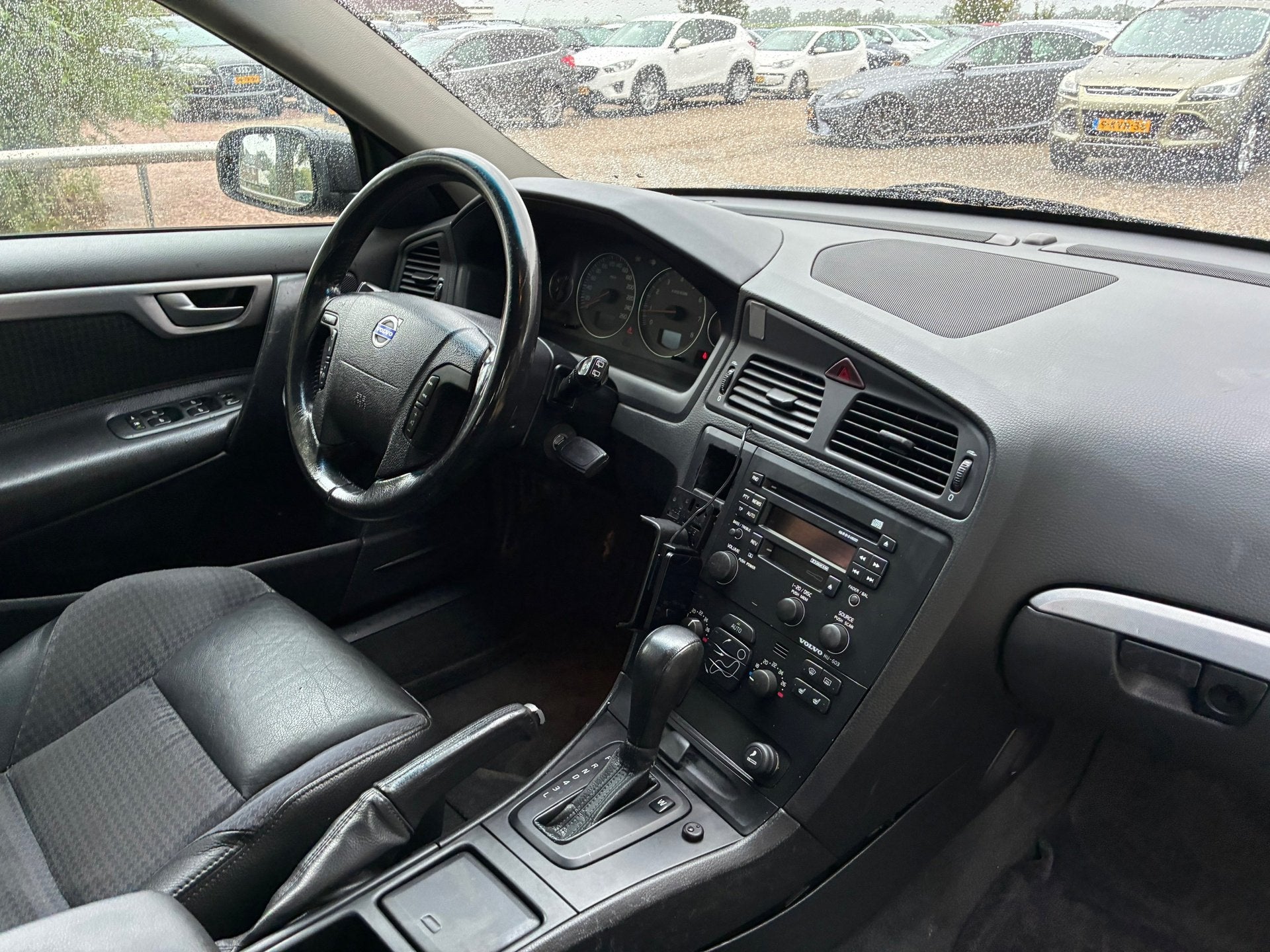 Volvo V70 2.4 Comfort Line | 04-2027 APK + Clima + Cruise Nu, Auto's, Volvo, 1556 kg, Stof, Zwart, Zwart