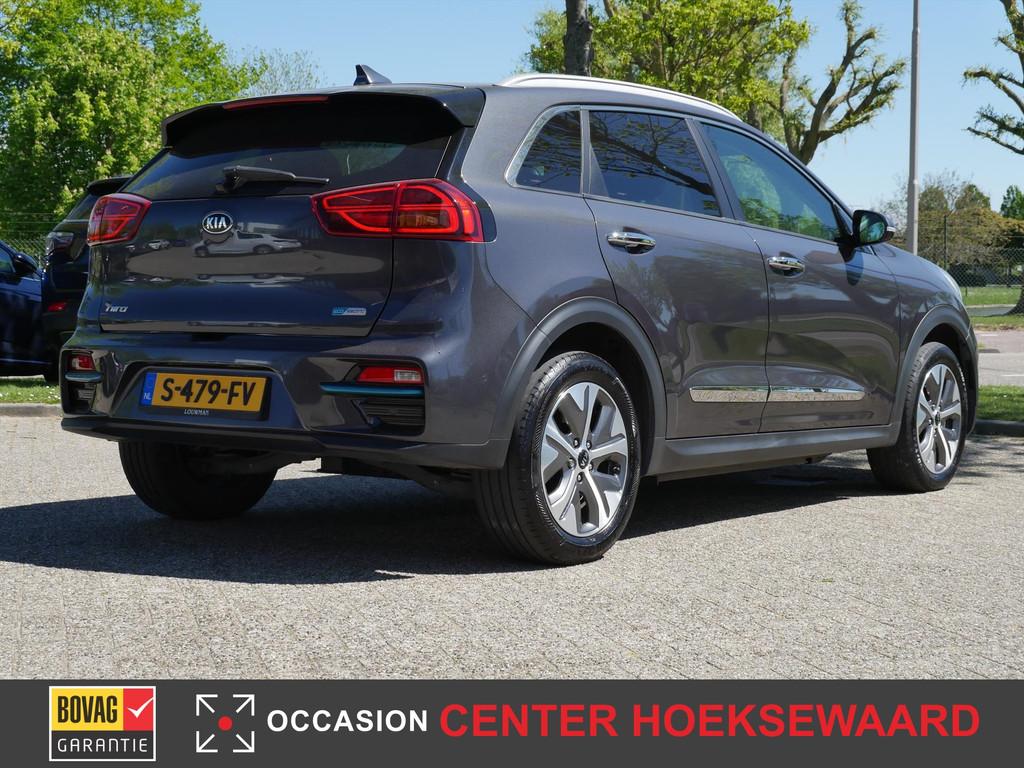 KIA e-Niro 64kWh Elektrisch 204pk Aut DynamicLine, Auto's, Gebruikt, Zwart, 1712 kg, Leder en Stof