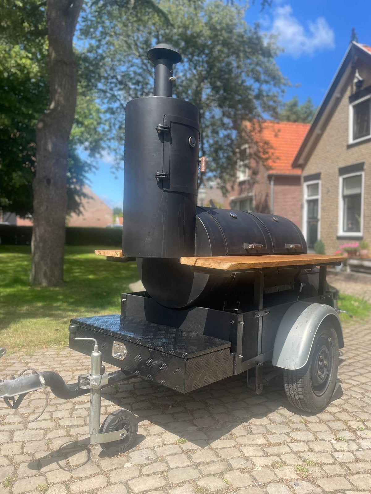 Smoker/BBQ op aanhanger, Tuin en Terras, Houtskoolbarbecues, Ophalen, Zo goed als nieuw