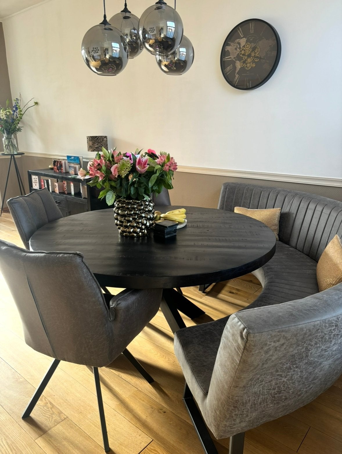 Ronde eettafel met 3 stoelen en eetkamerbank, Ophalen, Zo goed als nieuw, 4 tot 6 stoelen