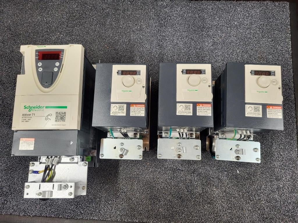 4 x nieuwe Schneider ALTIVAR frequentie regelaar, Ophalen of Verzenden, Nieuw