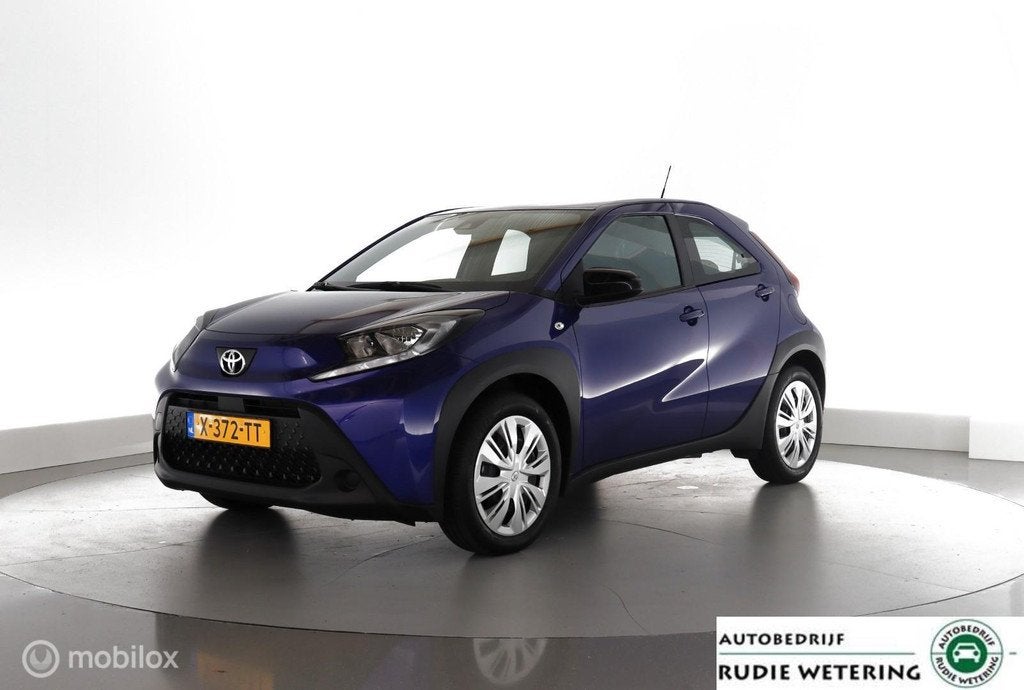 Toyota Aygo X 1.0 VVT-i MT Play NLauto|cam|dab|applecarplay|, Gebruikt, 920 kg, Met garantie (alle), Origineel Nederlands