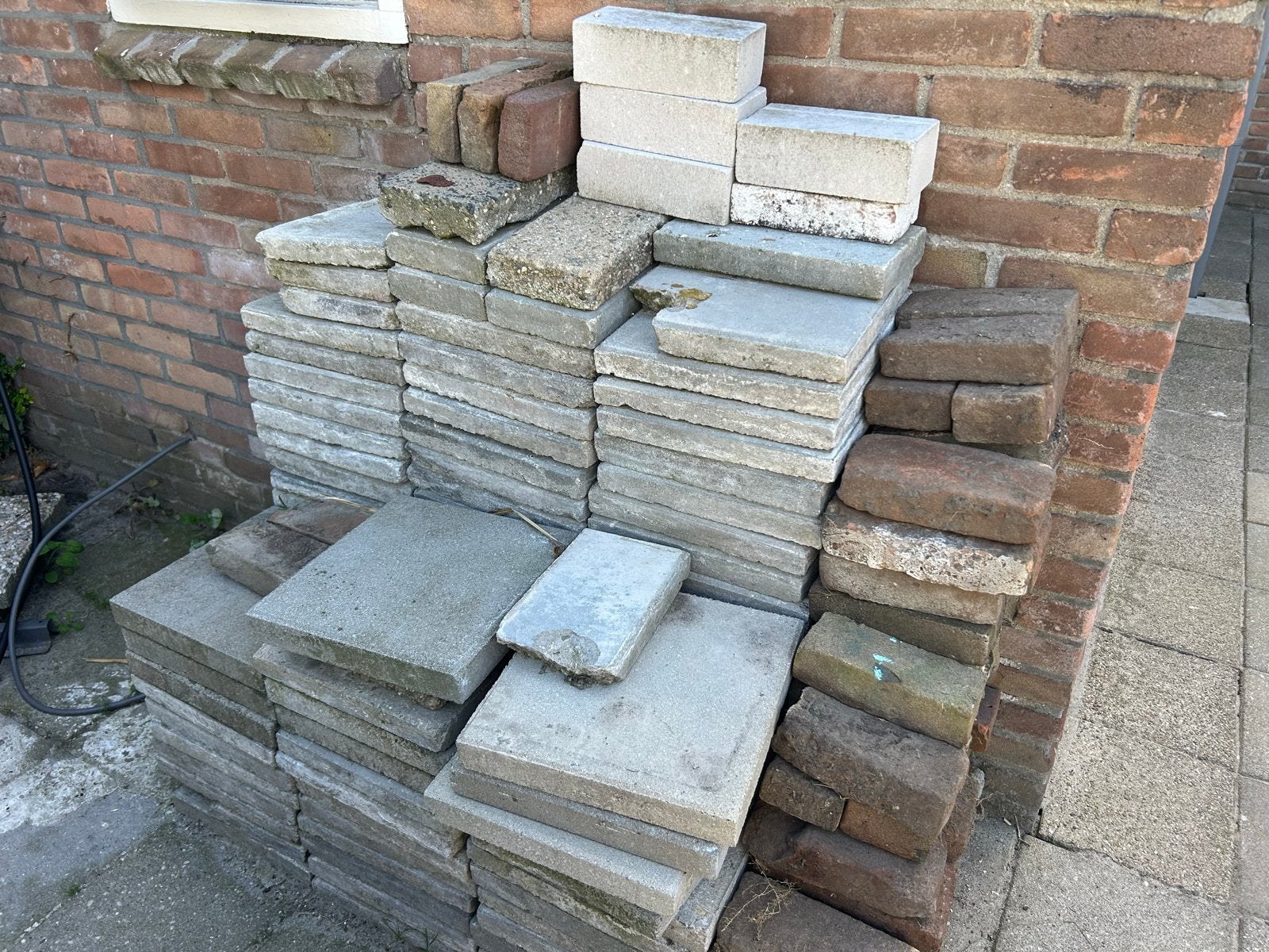 Partij 30x30 tegels en diverse stenen, Tuin en Terras, Ophalen, Gebruikt, Minder dan 5 m², Beton