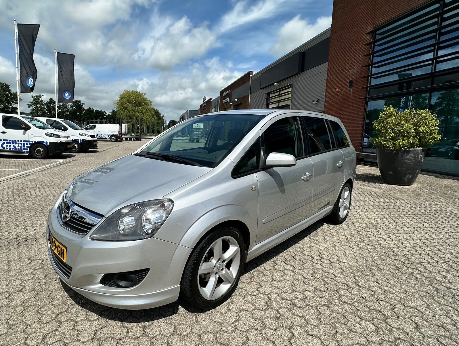 Opel Zafira B OPC Line 1.8 7persoons APK tot AUGUSTUS 2027!, Voorwielaandrijving, 4 cilinders, 14 km/l, Particulier