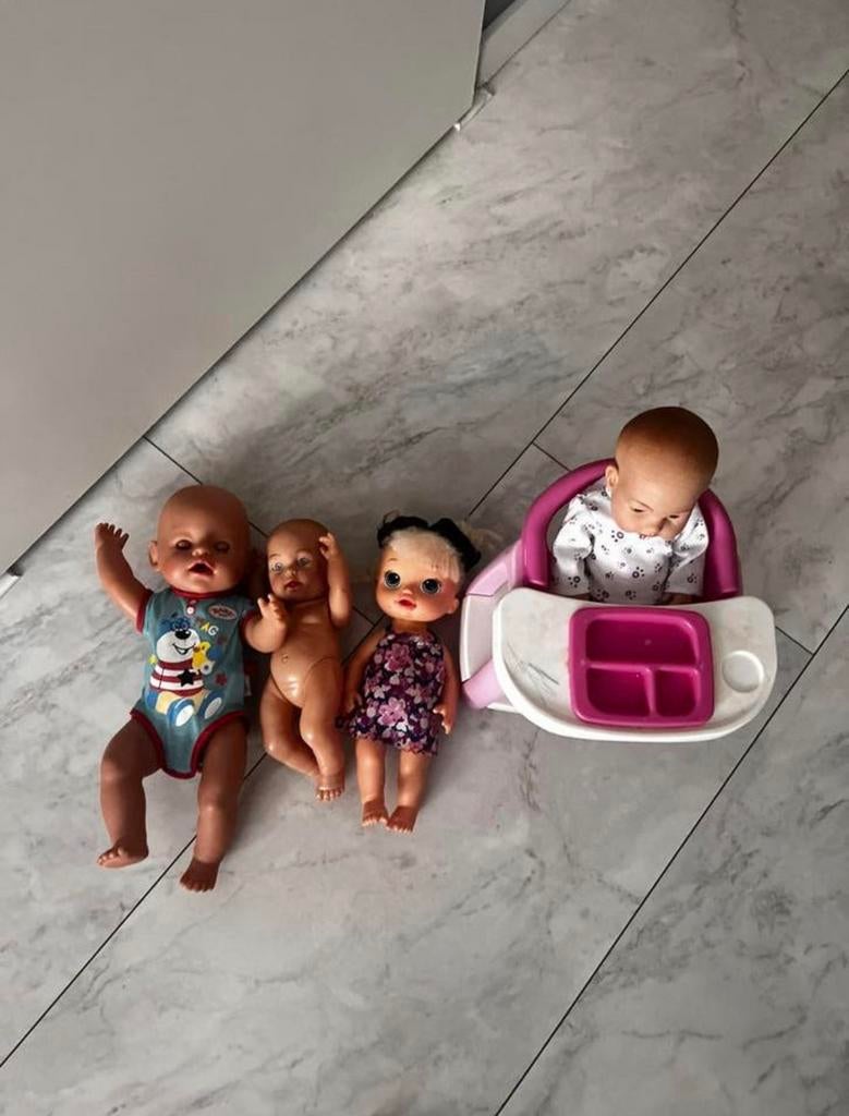 Poppen met stoeltje, Ophalen of Verzenden, Zo goed als nieuw, Babypop