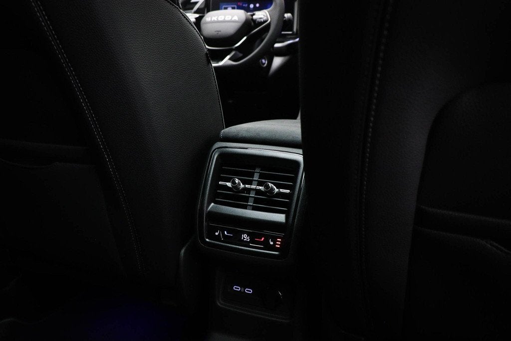Skoda Kodiaq 1.5 TSI PHEV Sportline Business | WINTER PACK |, Auto's, Skoda, Euro 6, 4 cilinders, 26 kWh, Plug-in hybride