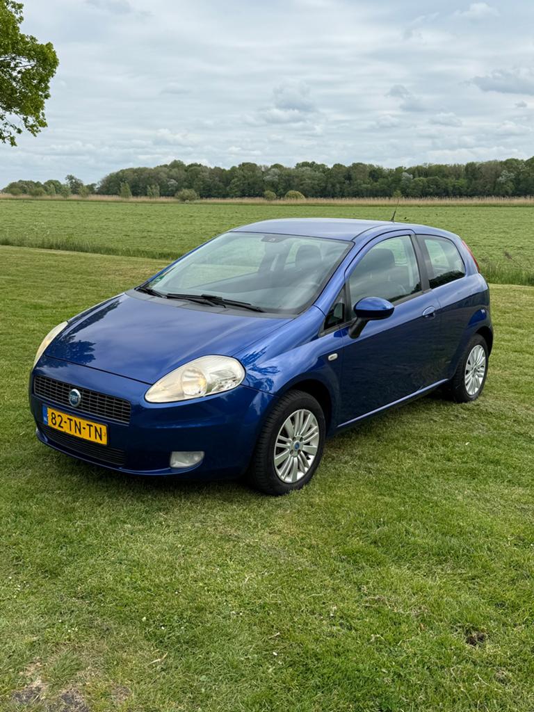 Fiat Punto 1.4 3DR airco/ trekhaak. Koppeling defect, Voorwielaandrijving, Stof, 40 €/maand, 4 cilinders