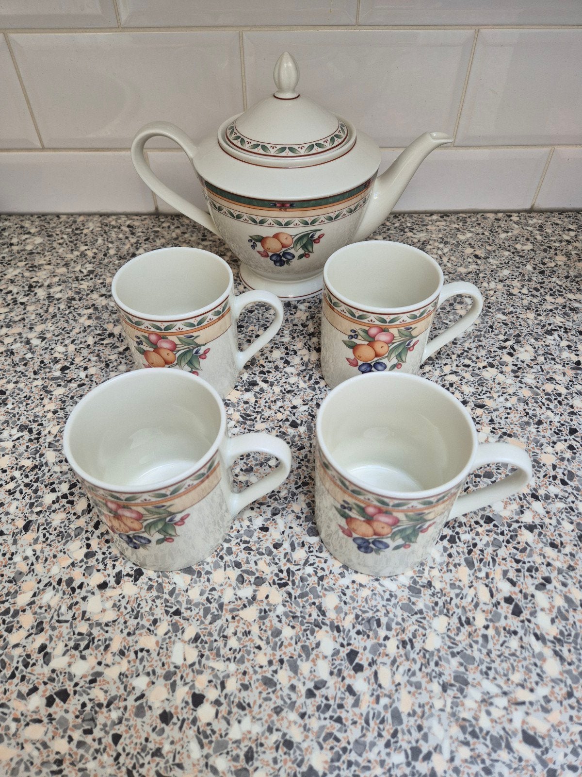 Heinrich Winterling Marktleuthen Bavaria theepot en 4 mokken, Antiek en Kunst, Antiek | Servies compleet, Ophalen of Verzenden