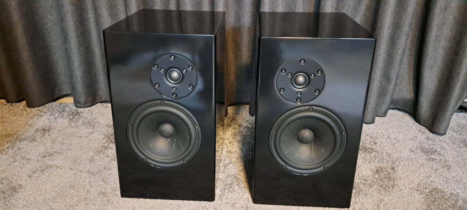 SCANSPEAK REFERENCE MONITOR SPEAKERS