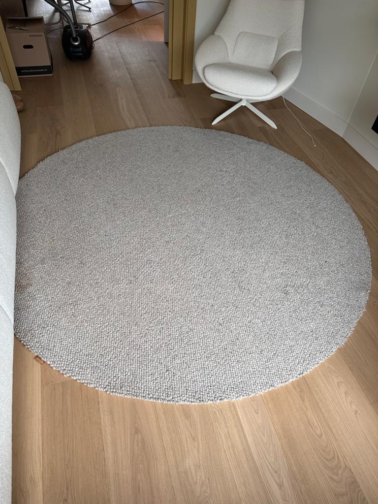 Zuiver wollen vloerkleed fabrikaat BIC. Rond 220cm., Huis en Inrichting, Stoffering | Tapijten en Kleden, Gebruikt, 100 tot 150 cm