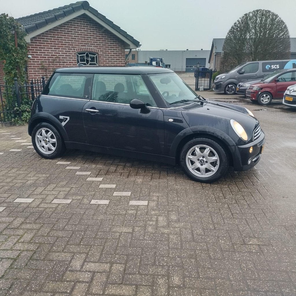 MINI 3-Deurs 1.6 One Seven, Voorwielaandrijving, Gebruikt, Zwart, 4 cilinders