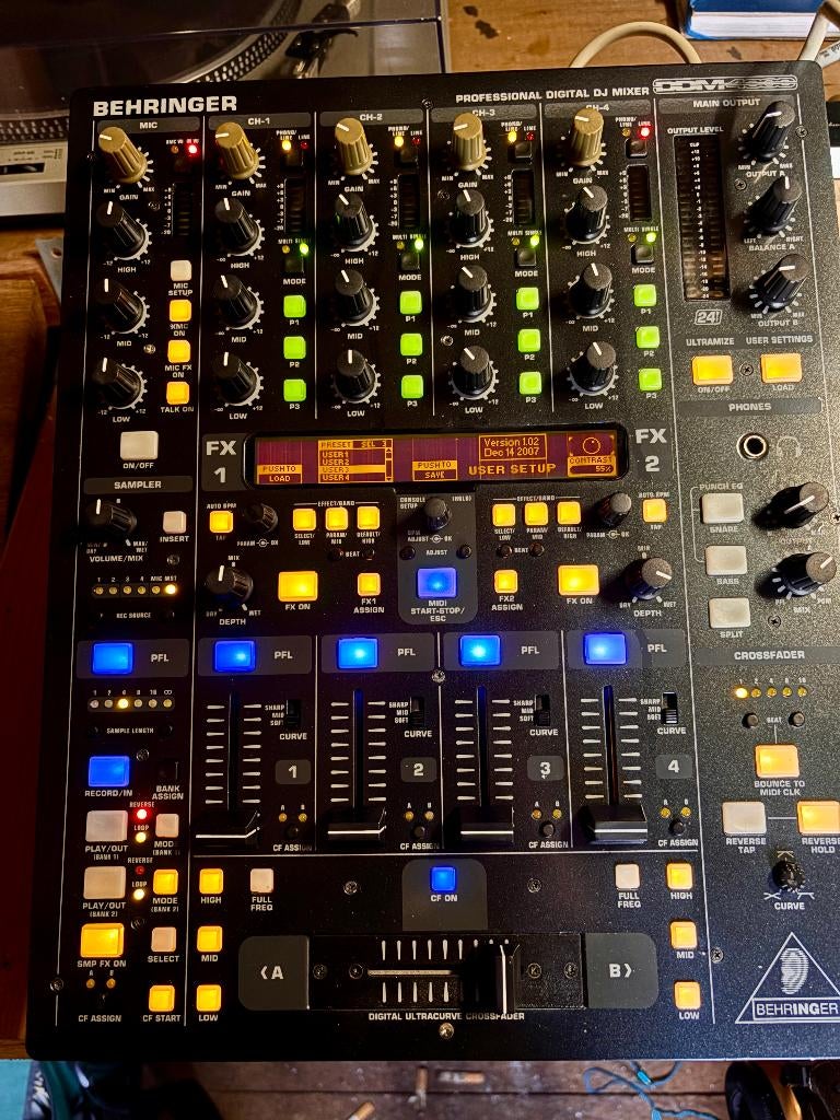 Behringer DDM-4000 mixer, Muziek en Instrumenten, Mengpanelen, Ophalen of Verzenden, Zo goed als nieuw, 5 tot 10 kanalen, Microfooningang
