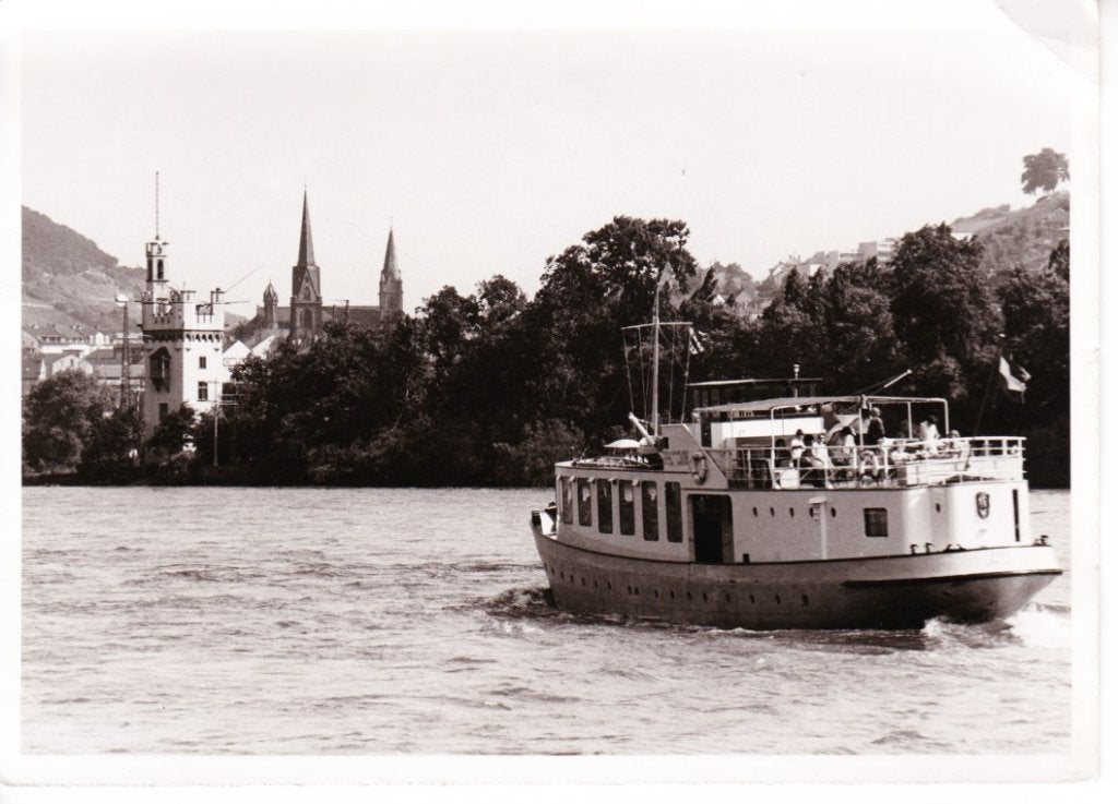 Fries Cruise schip bij Binger loch op de rijn. 13-08, Verzamelen, 1960 tot 1980, Foto, Ophalen of Verzenden, Zo goed als nieuw