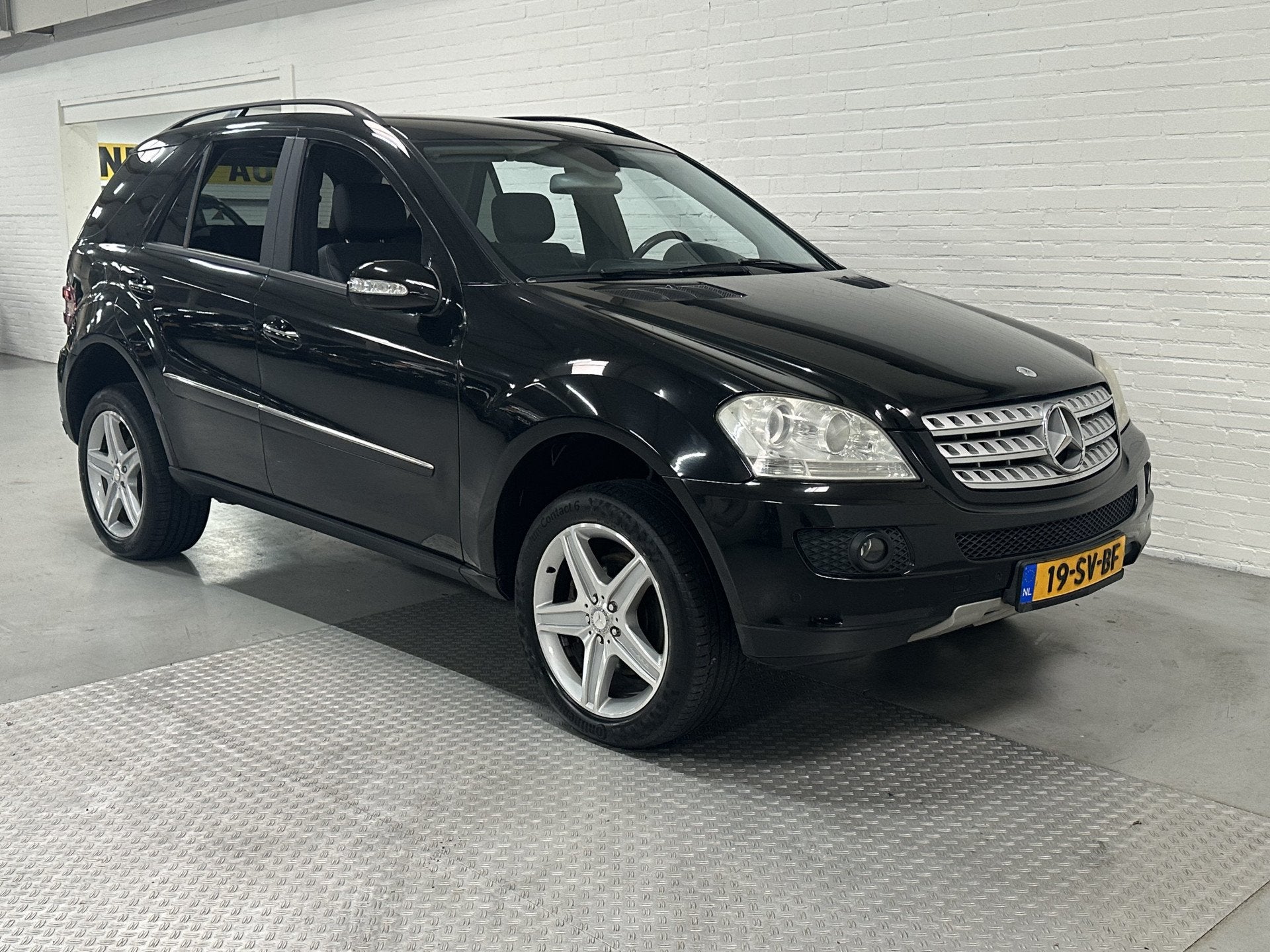 Mercedes-Benz M-Klasse 350 LEDER / LPG / CRUISE / NAVI, Auto's, Automaat, Gebruikt, Stoelverwarming, Zwart