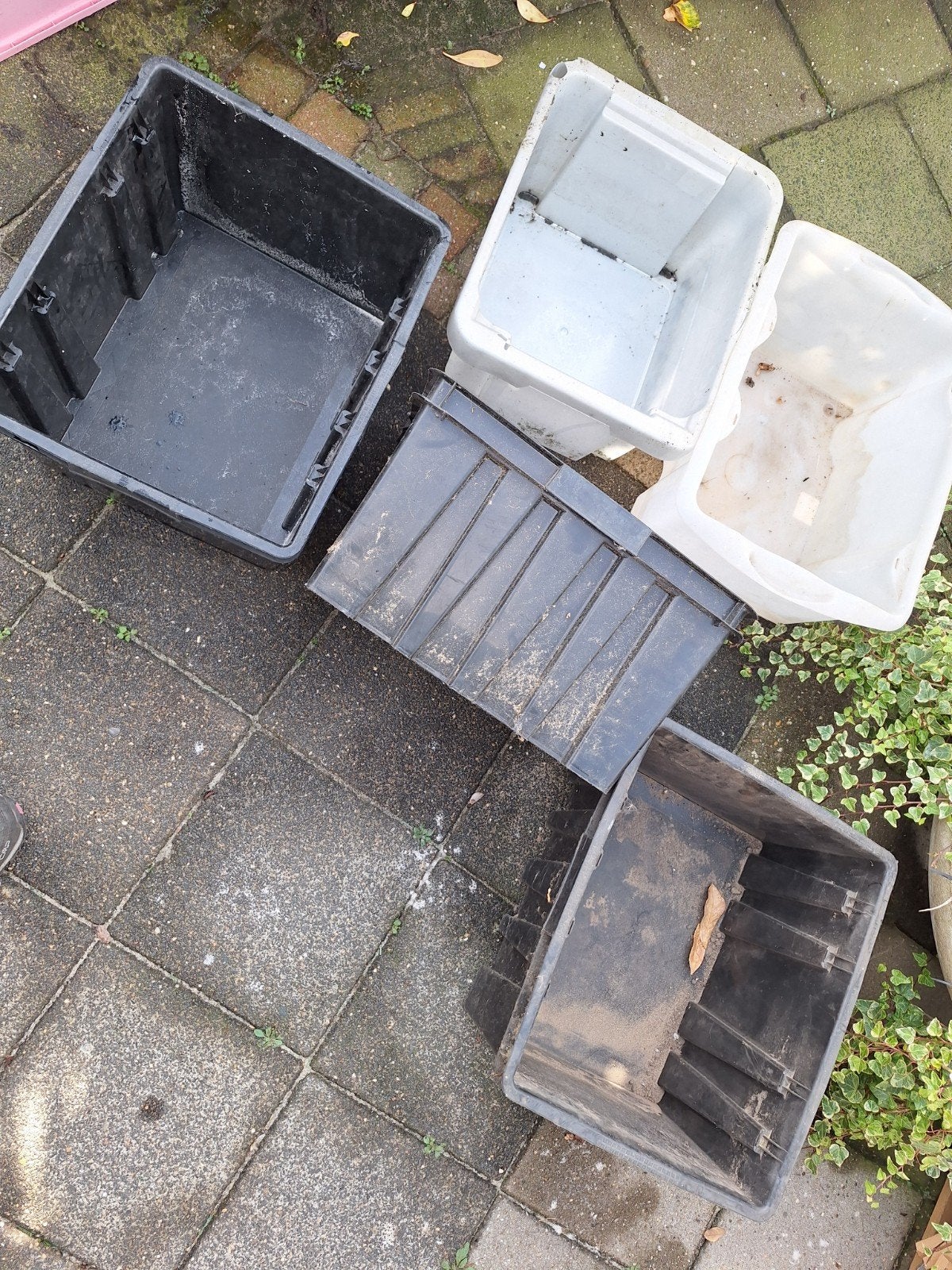 (opberg) bakken voor schuur, Tuin en Terras, Ophalen, Kunststof, Gebruikt, Minder dan 30 cm