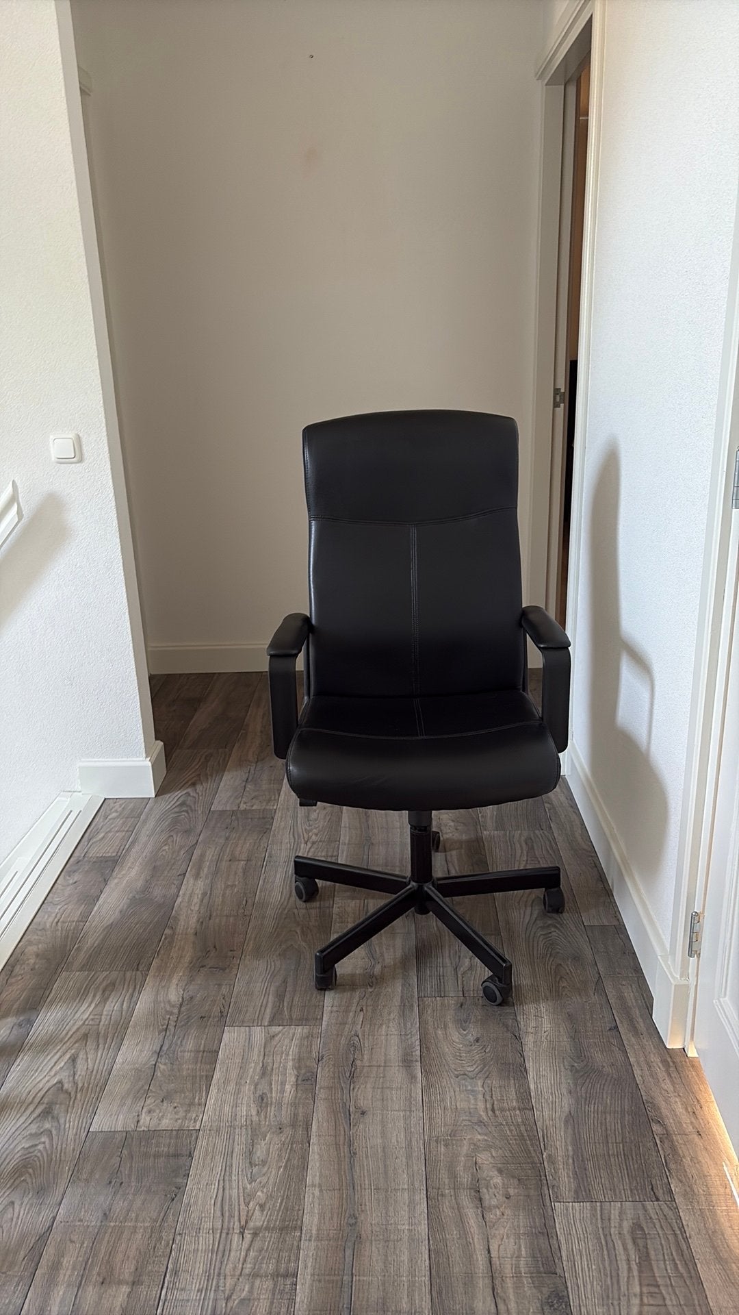 Bureaustoel., Ophalen, Zo goed als nieuw, Zwart