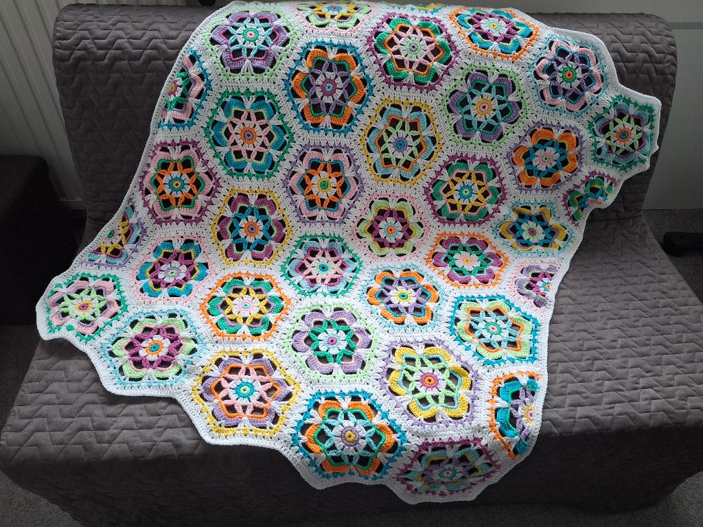 10. Party blanket bloemen gehaakte deken 128 x 102 cm, Ophalen of Verzenden, Nieuw