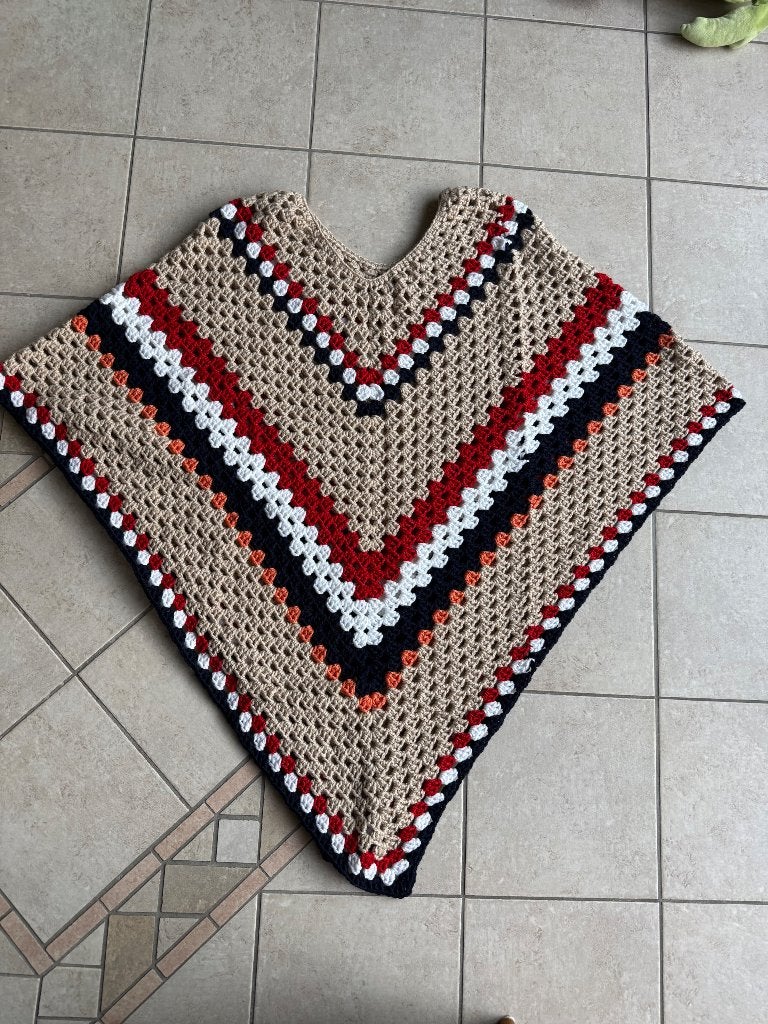 Poncho gehaakt, Ophalen of Verzenden, Nieuw, Maat 46/48 (XL) of groter