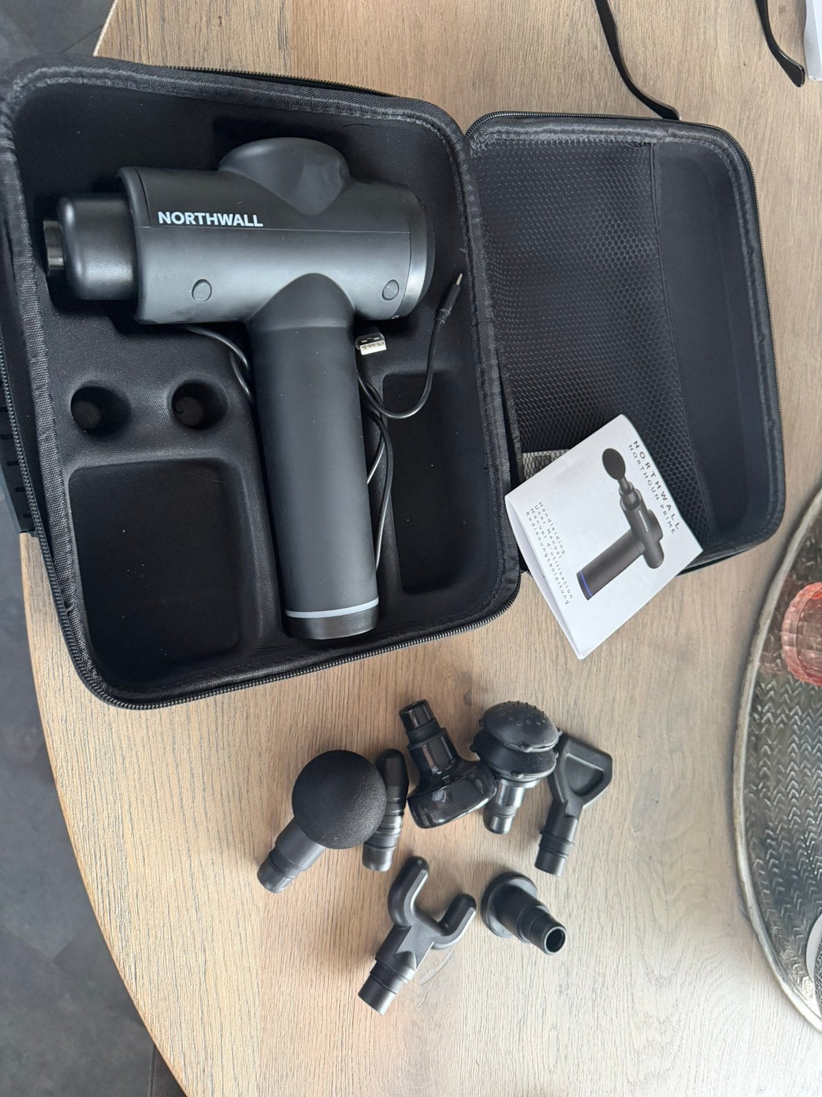 Massage gun met heel veel massage stukken, Ophalen, Zo goed als nieuw, Apparaat