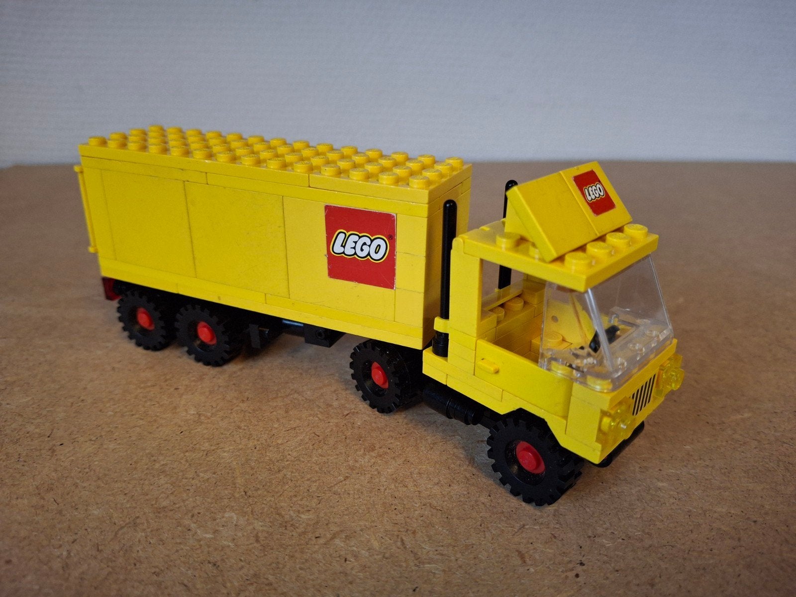Lego 6692 Tractor Trailer. Jaren 80 Classic Town, Compleet, Lego, 33 Bath Road, Slough, UK, Lego